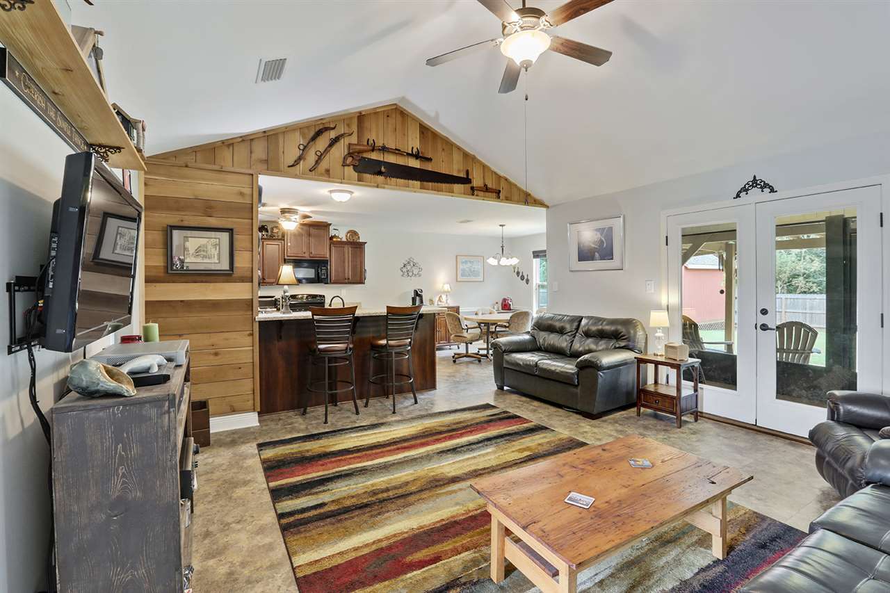 1413 Thames Drive Foley, AL 36535 - Photo 4 of 16 Living Room