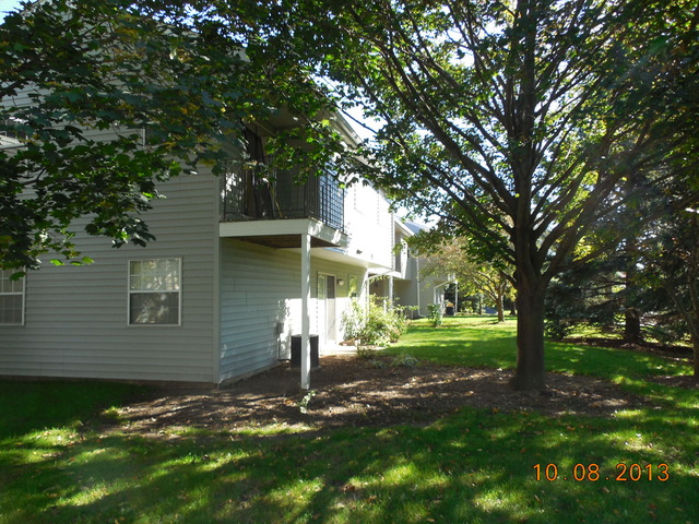 8 Gant Circle, Unit D Streamwood, IL 60107 - Photo 3 of 15