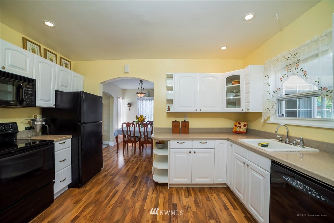 5820 Lowell Road Everett, WA 98203 - Photo 5 of 24