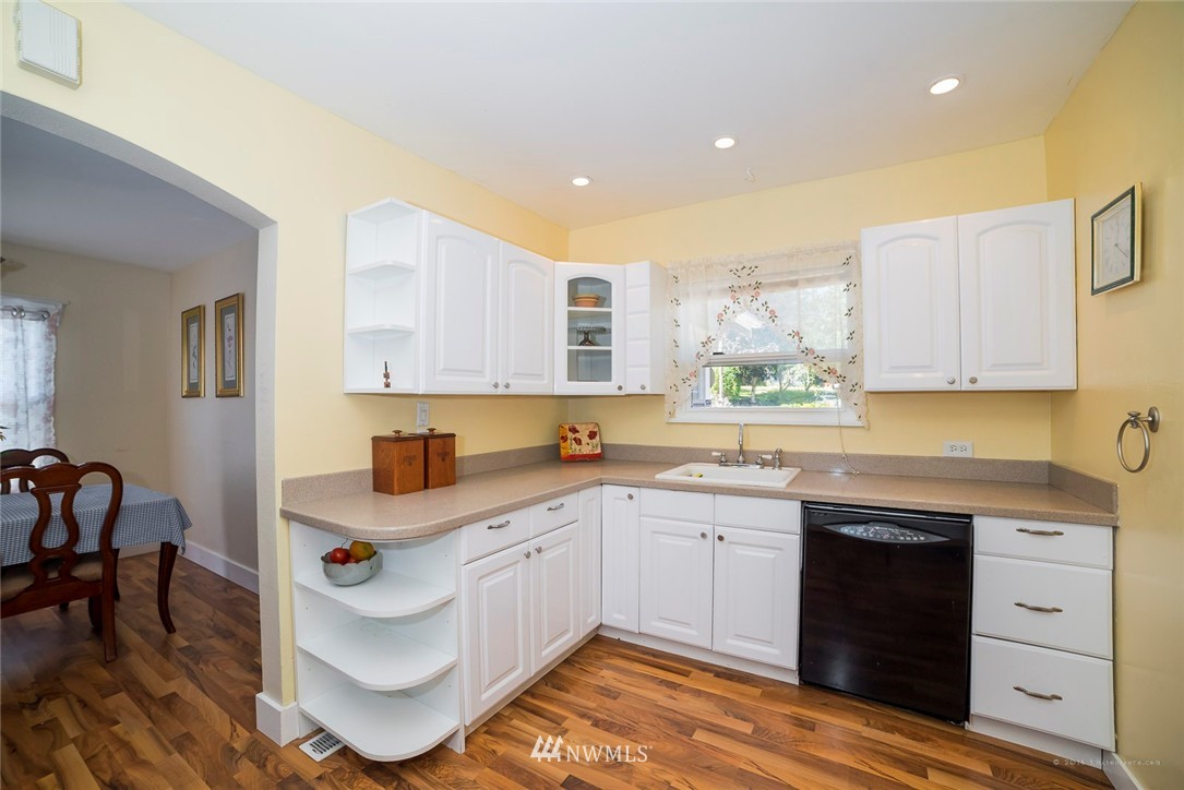 5820 Lowell Road Everett, WA 98203 - Photo 7 of 24