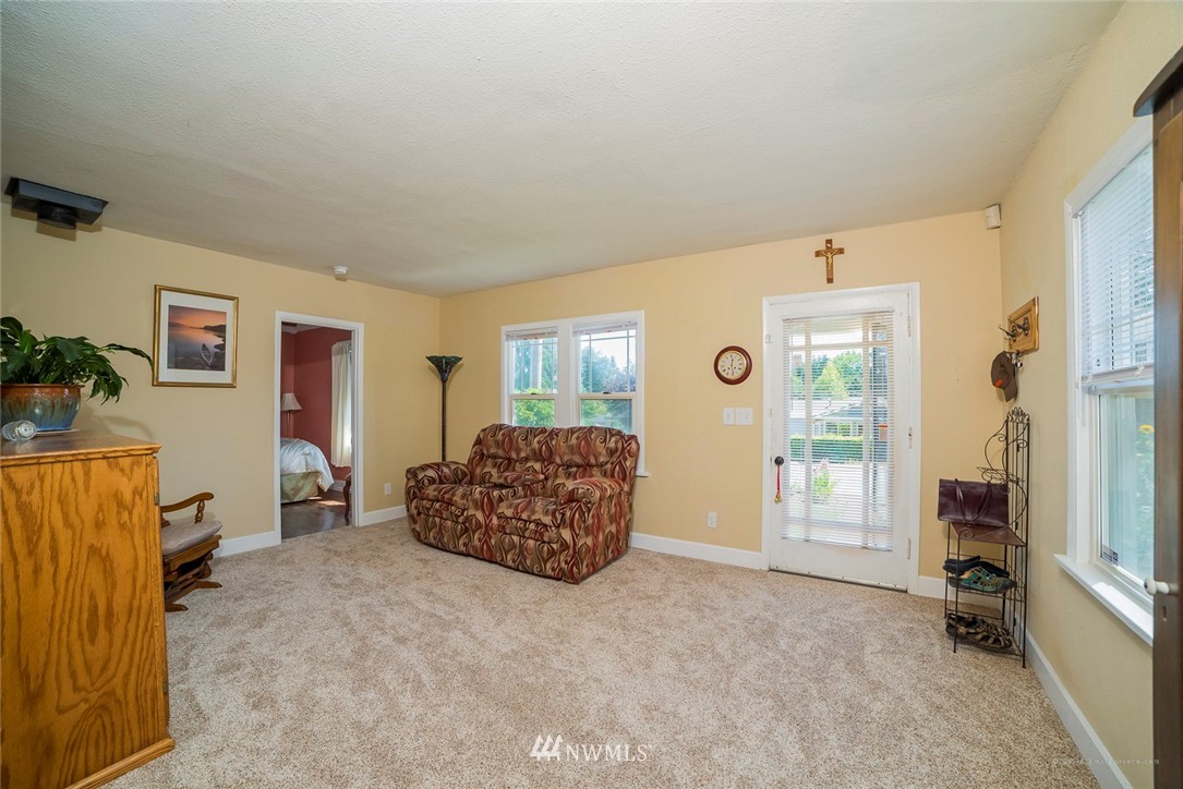 5820 Lowell Road Everett, WA 98203 - Photo 10 of 24