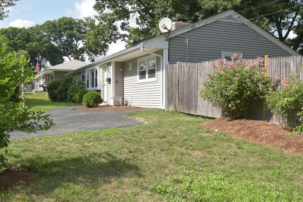 12 Fairfield Road Framingham, MA 01701 - Photo 6 of 42 Gallery Image 6