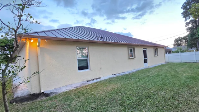 $2,725 | 1752 Southwest Starman Avenue, Port St. Lucie, FL 34953