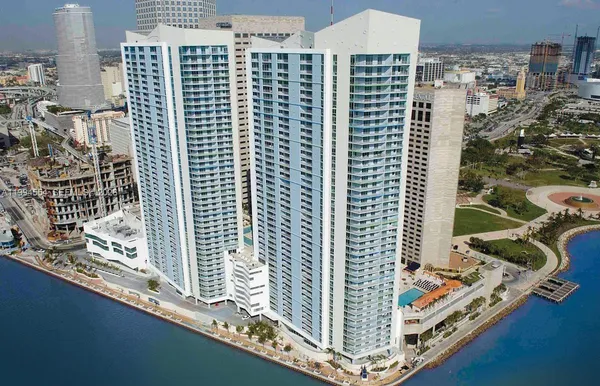 $695,000 | 325 South Biscayne Boulevard, Unit 3314, Miami, FL 33131