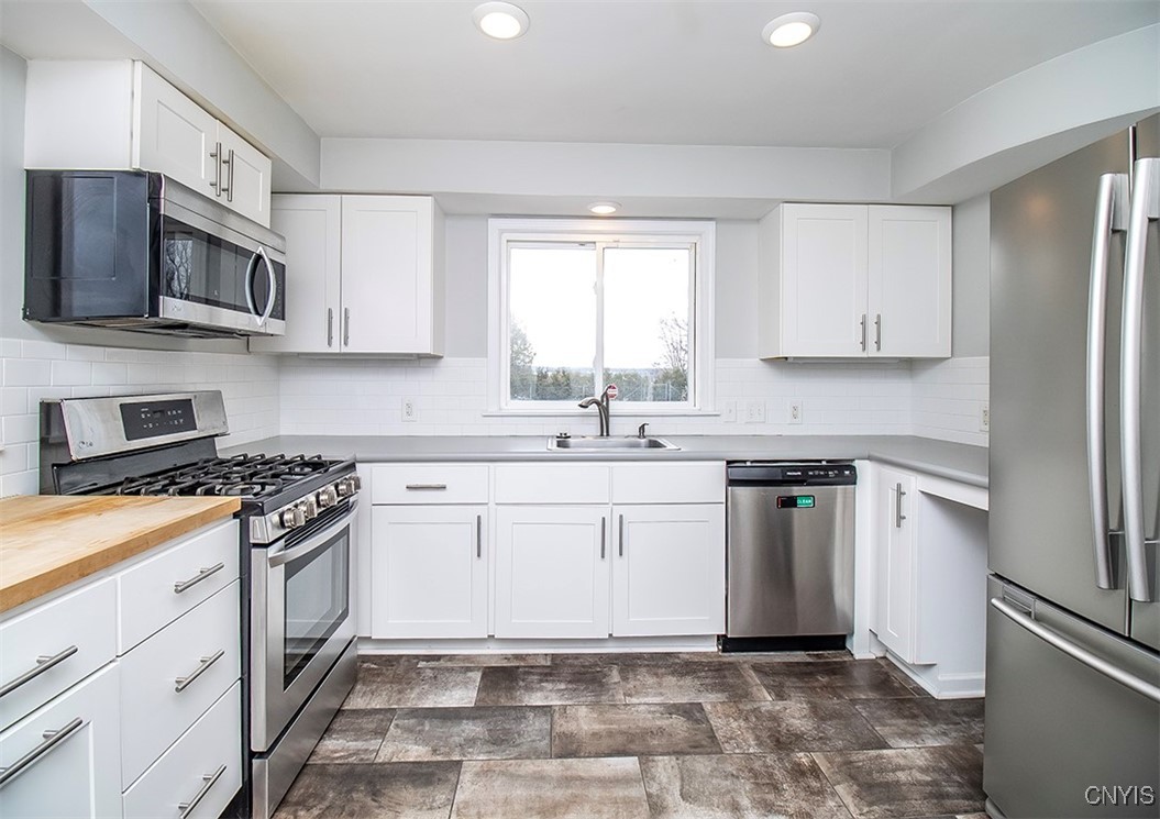 109 Gilbert Avenue Syracuse, NY 13208 - Photo 10 of 24