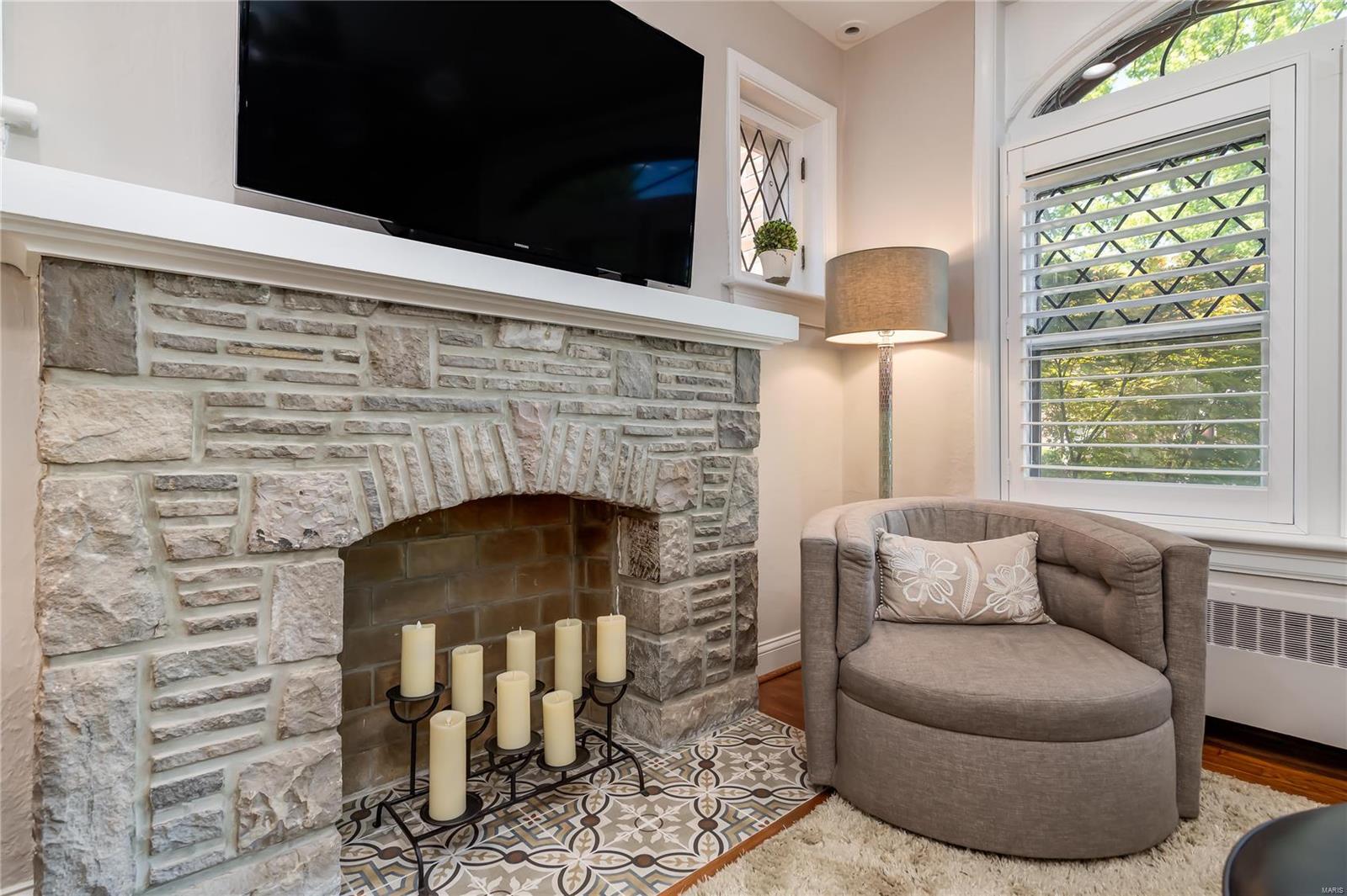 1130 Ralph Terrace St. Louis, MO 63117 - Photo 9 of 36 Gallery Image 9