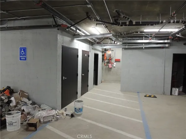 $2,900 | 22735 Del Valle Street, Unit 5, Woodland Hills, CA 91364