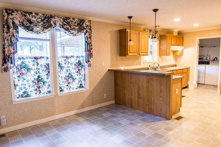 1601 Princess Pond Road Summerton, SC 29148 - Photo 6 of 40 Inside 10_1