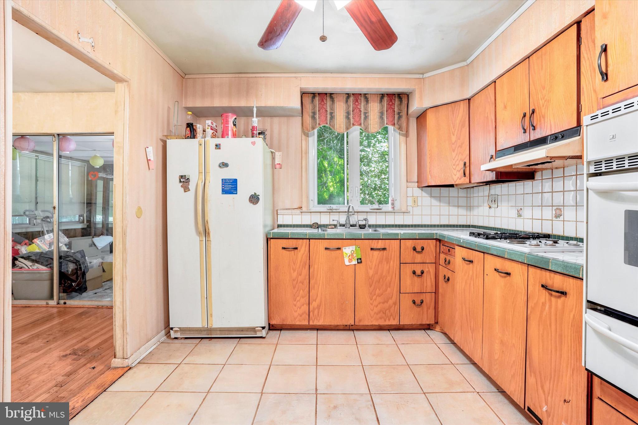 858 Hilldale Road Glenside, PA 19038 - Photo 10 of 29