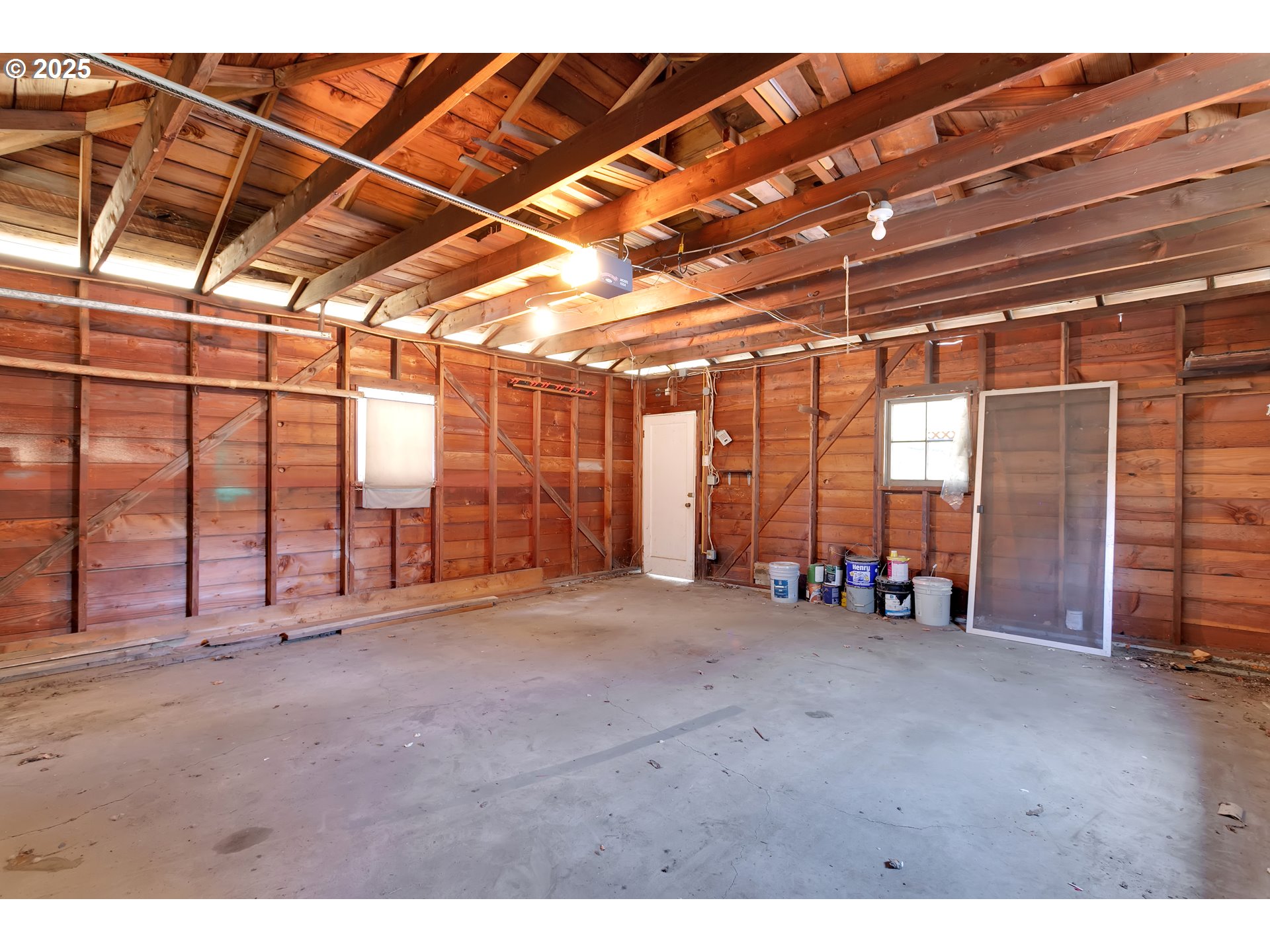 2715 Harding Street Longview, WA 98632 - Photo 36 of 47 Garage
