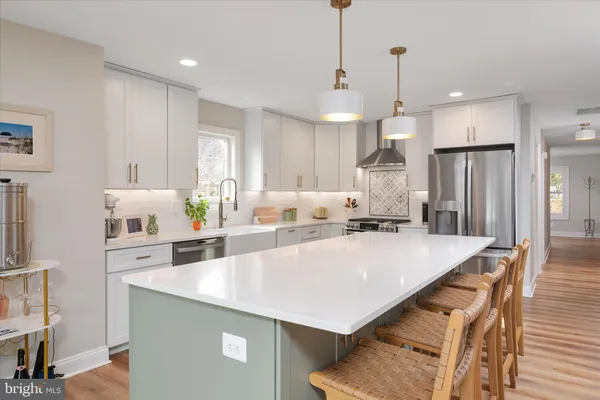 $1,590,000 | 394 North Drive, Severna Park, MD 21146