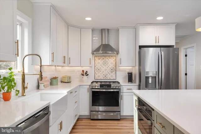 $1,675,000 | 394 North Drive, Severna Park, MD 21146