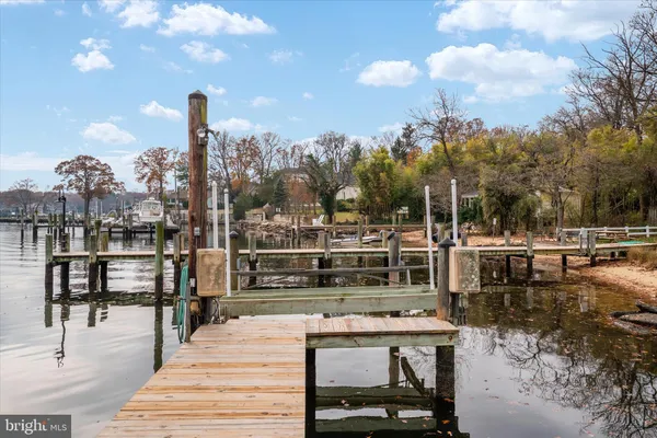 $1,590,000 | 394 North Drive, Severna Park, MD 21146