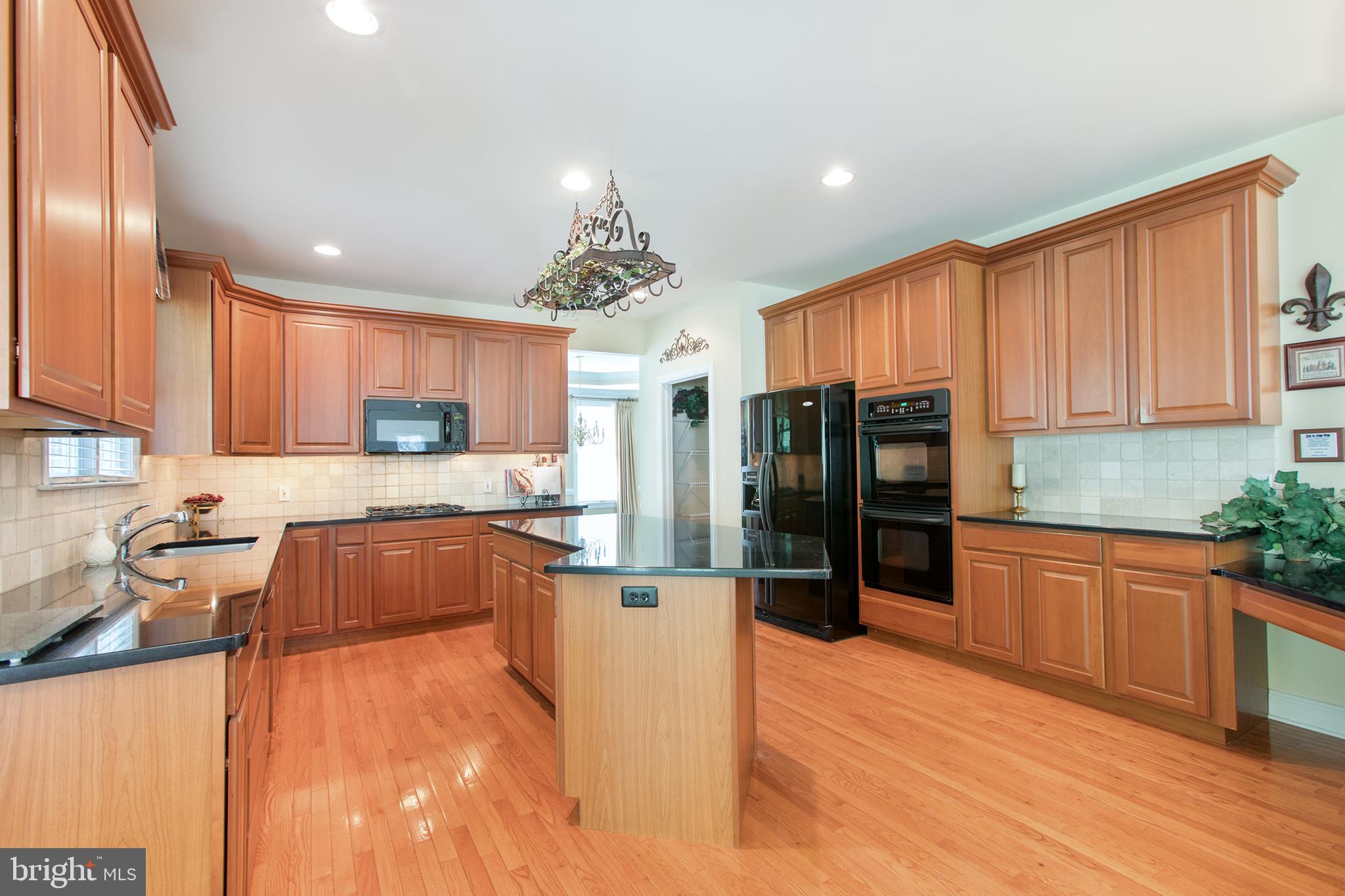2222 Williams Church Road Hellertown, PA 18055 - Photo 10 of 28 Gourmet kitchen - walk-in pantry-lots of cabinets