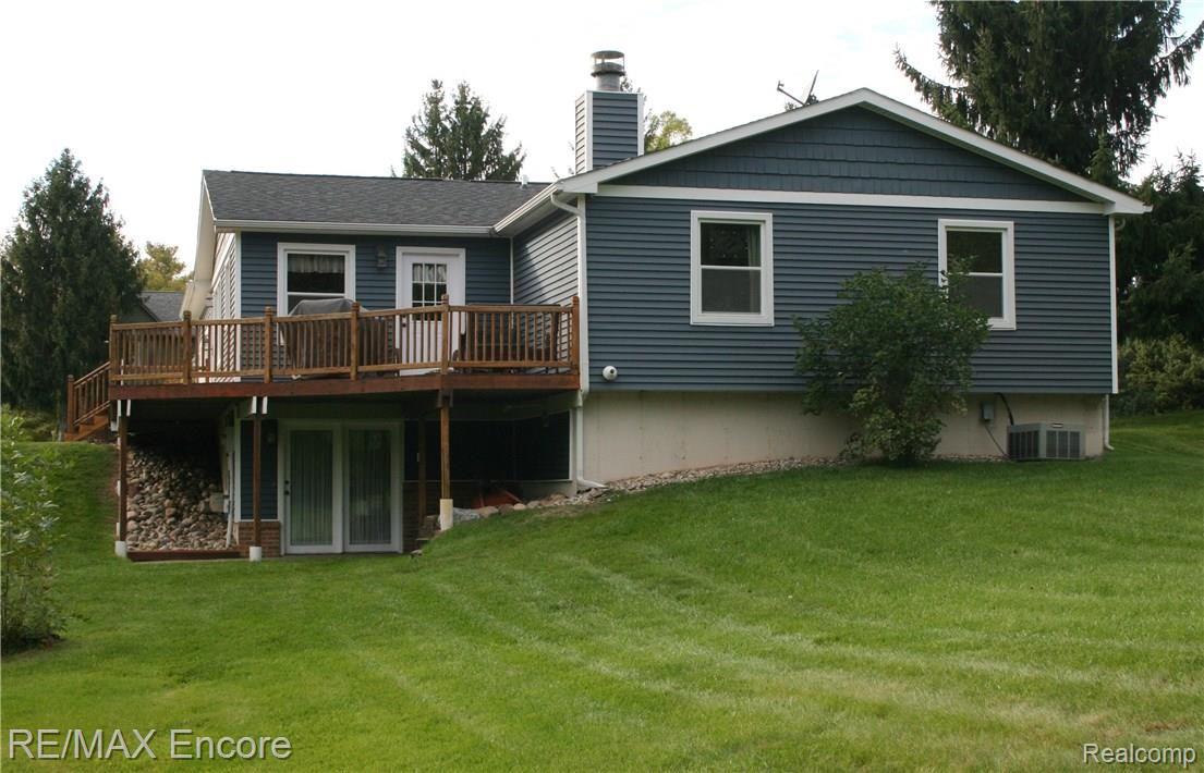 8657 Miller Road Clarkston, MI 48348 - Photo 33 of 44 IMG_2152.JPG