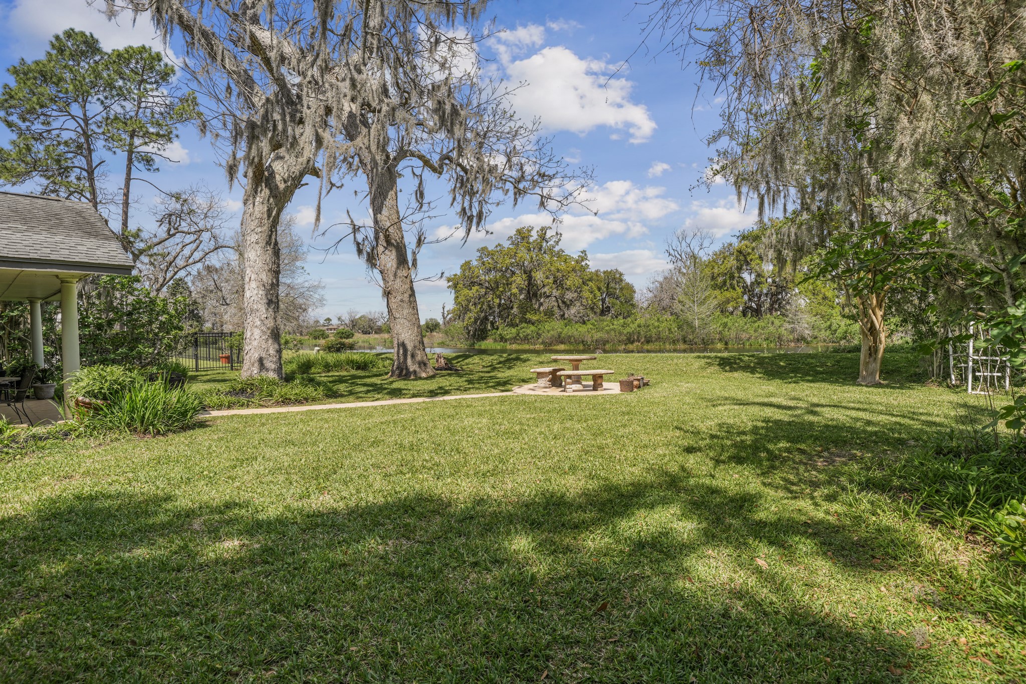 2261 Riverside Drive West Columbia, TX 77486 - Photo 35 of 44 Plenty of yard space to create more gardens or add a swimming pool!