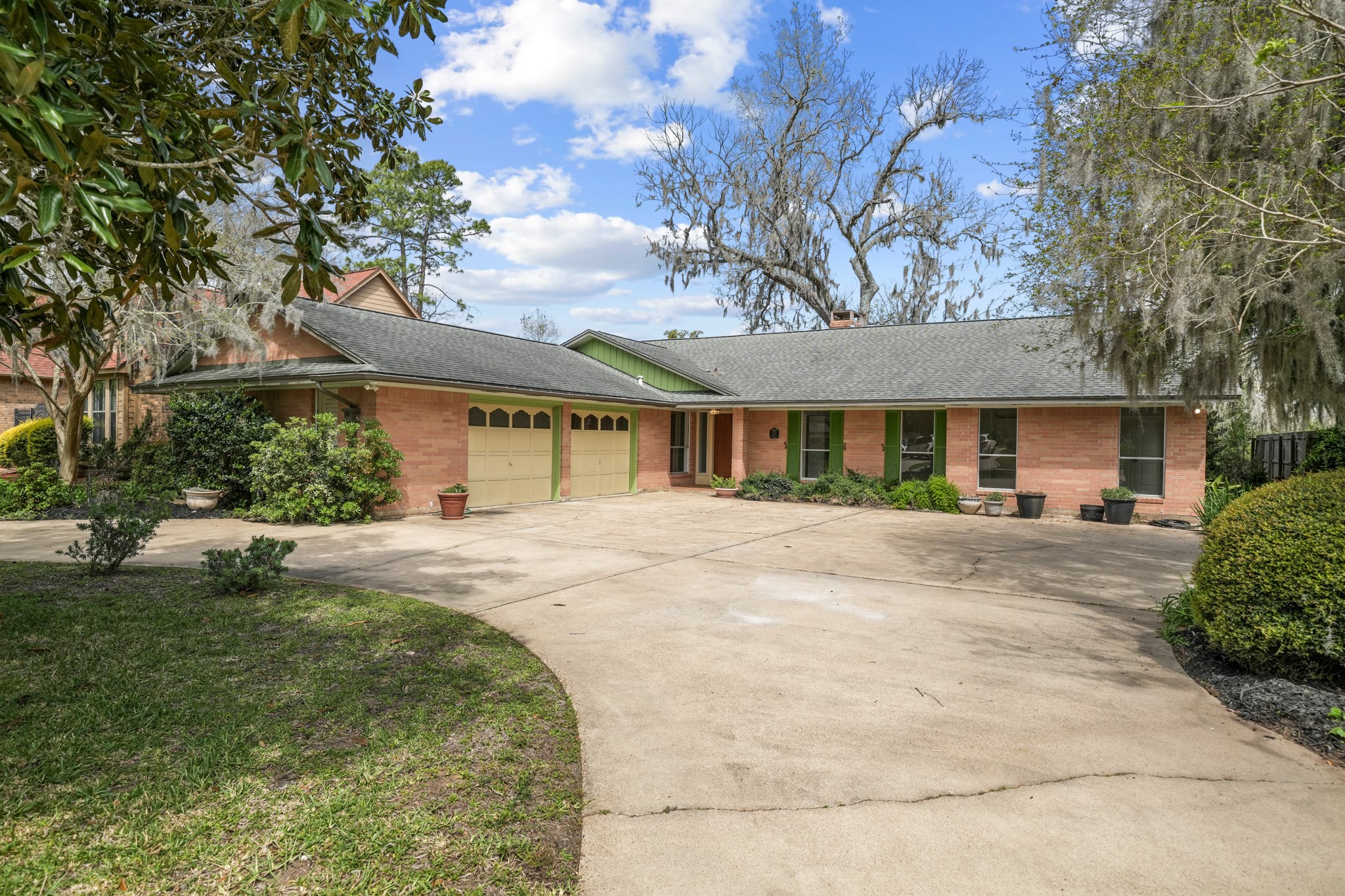 2261 Riverside Drive West Columbia, TX 77486 - Photo 4 of 44 2261 was remodeled and rebuilt from the studs in! This gorgeous home with mid-century vibe is better than new!