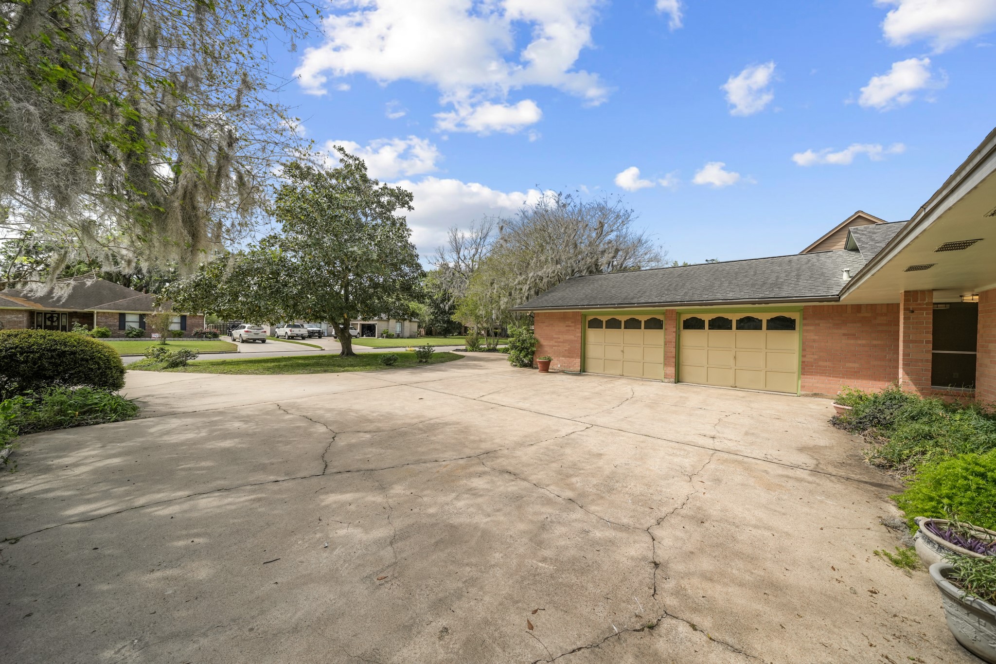 2261 Riverside Drive West Columbia, TX 77486 - Photo 40 of 44 Oversized garage with attic access that crosses the entire home...