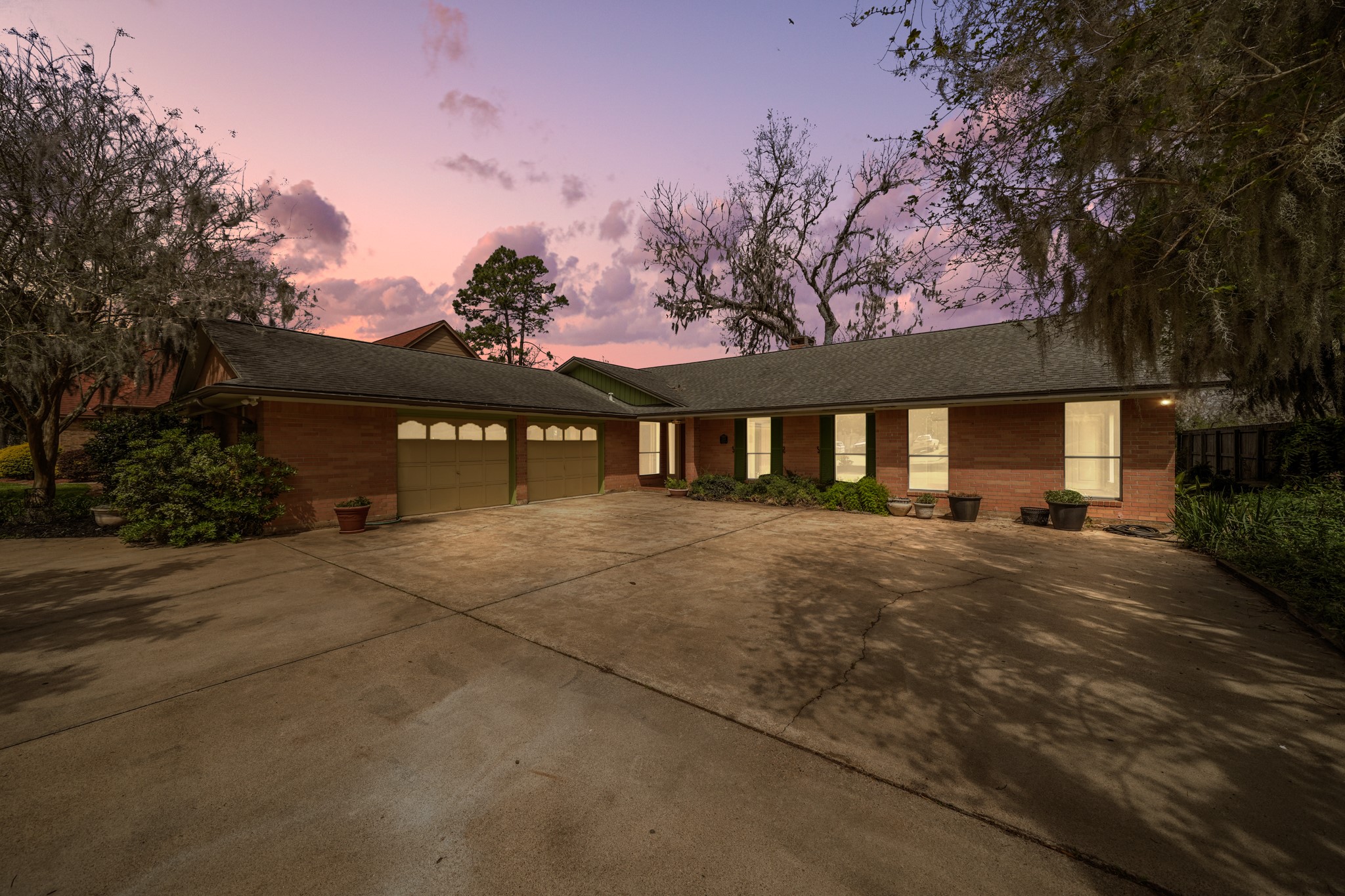 2261 Riverside Drive West Columbia, TX 77486 - Photo 5 of 44 Twilight view...all lit up from the inside!