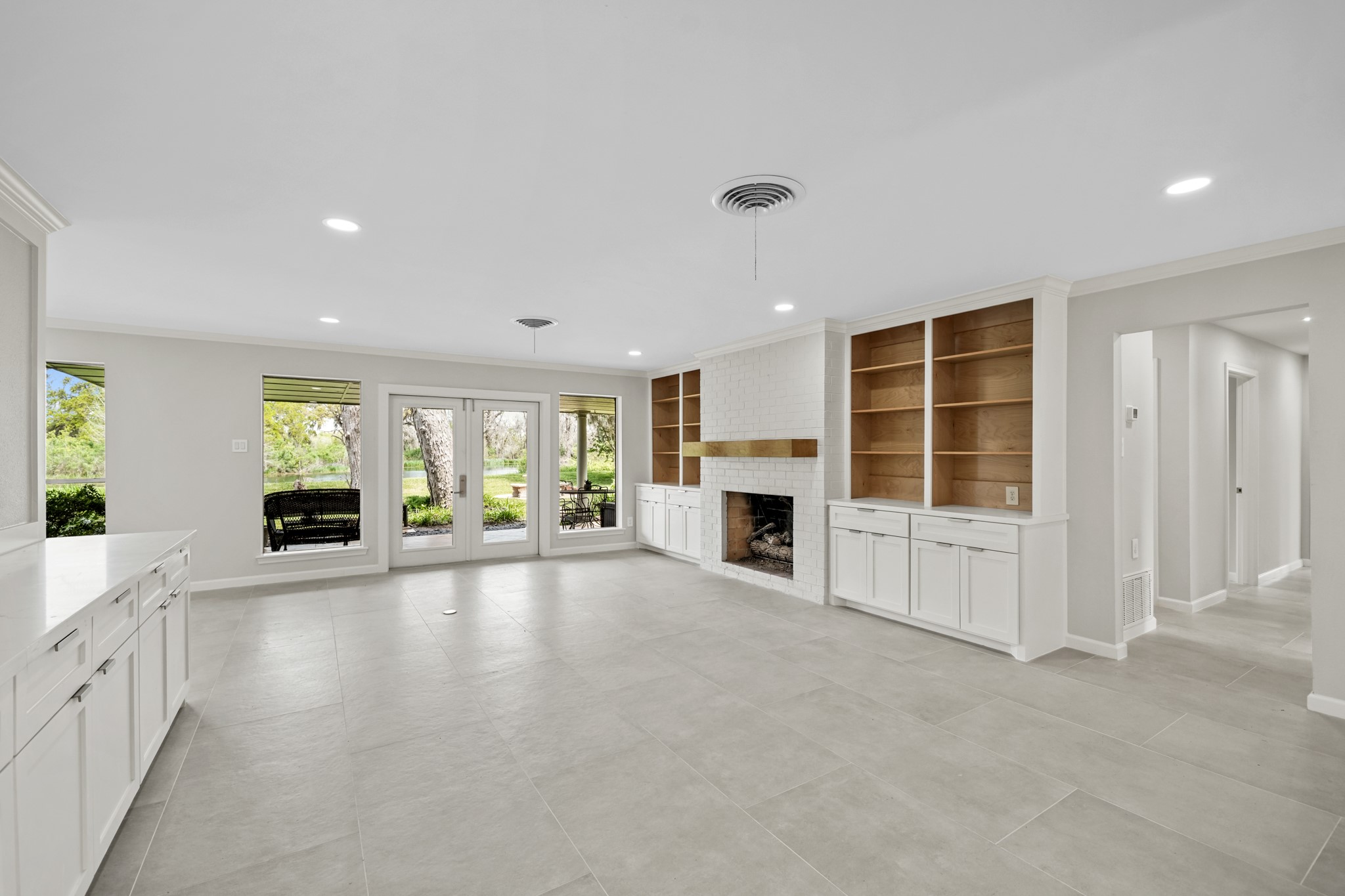 2261 Riverside Drive West Columbia, TX 77486 - Photo 43 of 44 This floor plan lends itself beautifully to daily living and entertaining with picturesque windows offering beautiful vistas in each and every room!