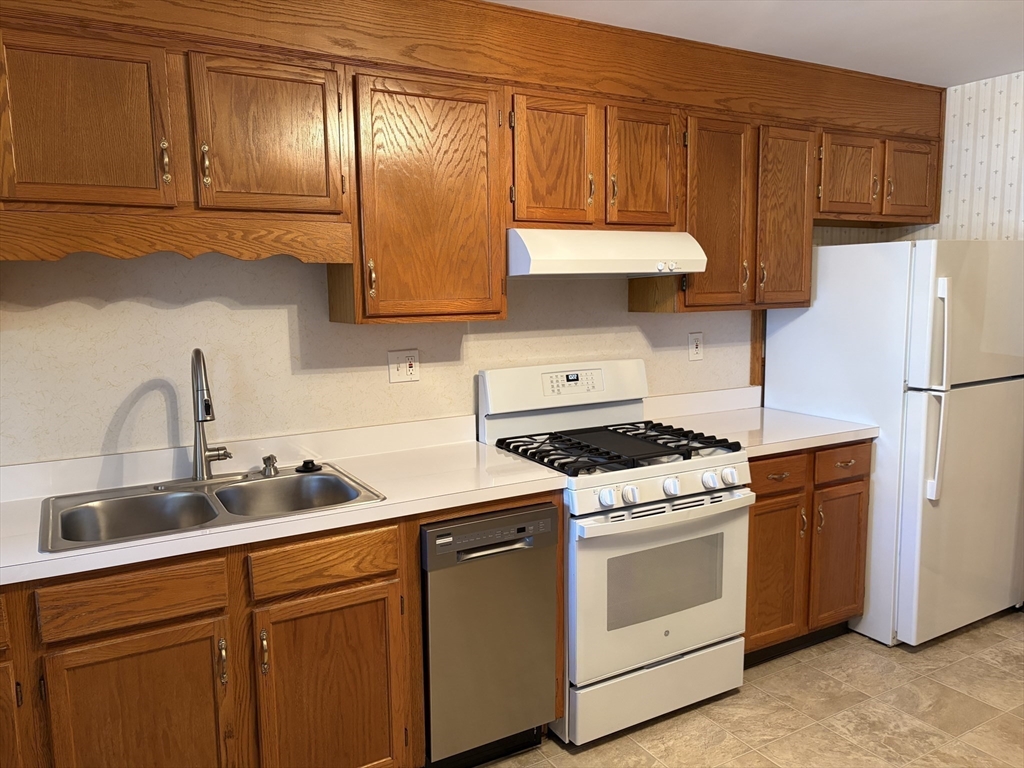 8 Summer Street, Unit 2 Boston, MA 02132 - Photo 6 of 18