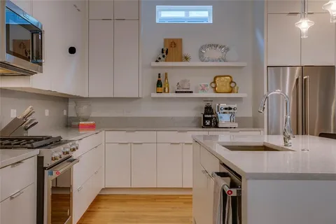 $770,000 | 4223 Holland Avenue, Unit 102, Dallas, TX 75219