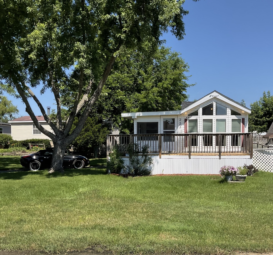 222 Rusty Scupper Lakemoor, IL 60051 - Photo 1 of 18