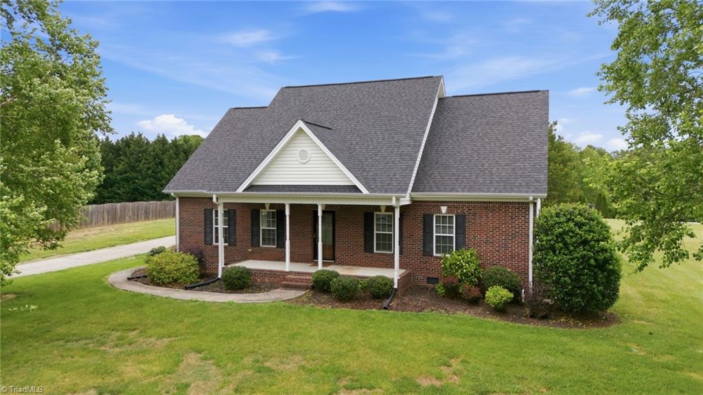 293 Rock House Road Winston-Salem, NC 27127 - Photo 3 of 43