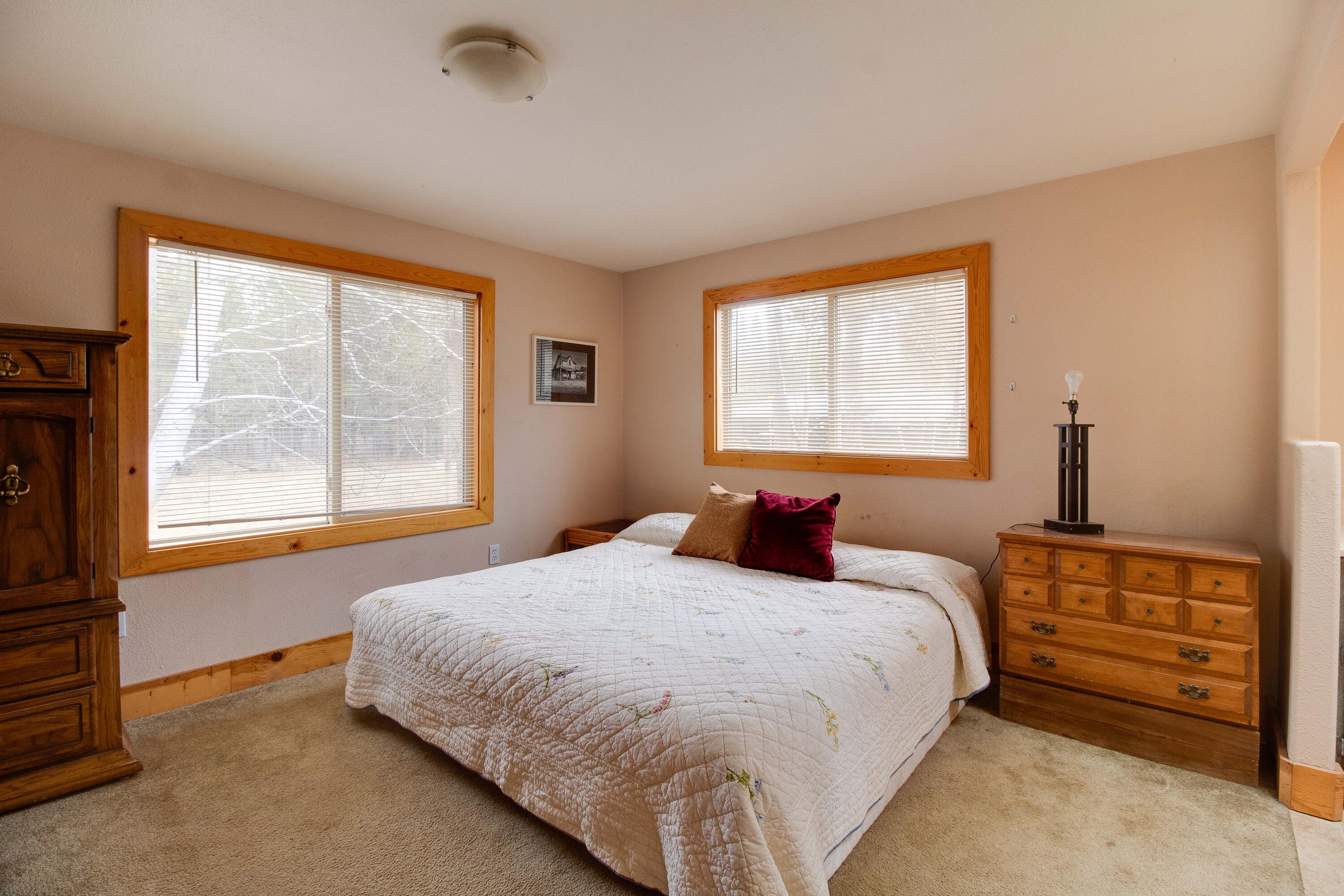 52645 Ranch Drive La Pine, OR 97739 - Photo 24 of 38 Primary Bedroom