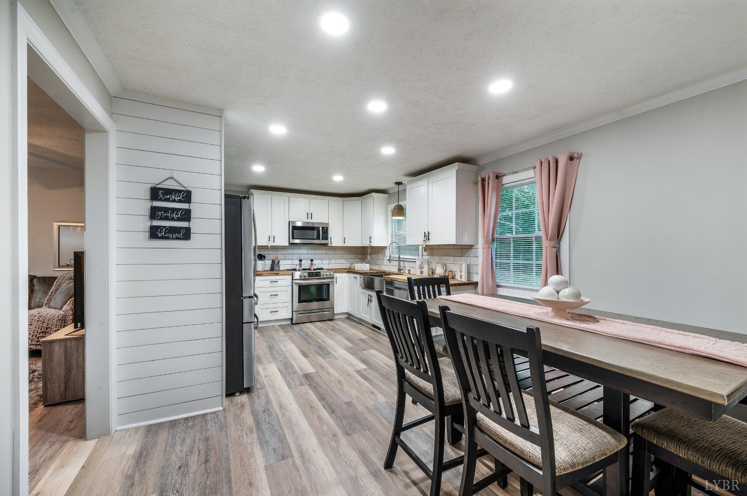 387 Old Stage Road Amherst, VA 24521 - Photo 8 of 36 Gallery Image 8