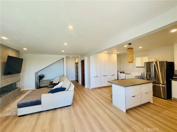 $4,995 | 600 Ocean Seal Beach, Unit B, Seal Beach, CA 90740