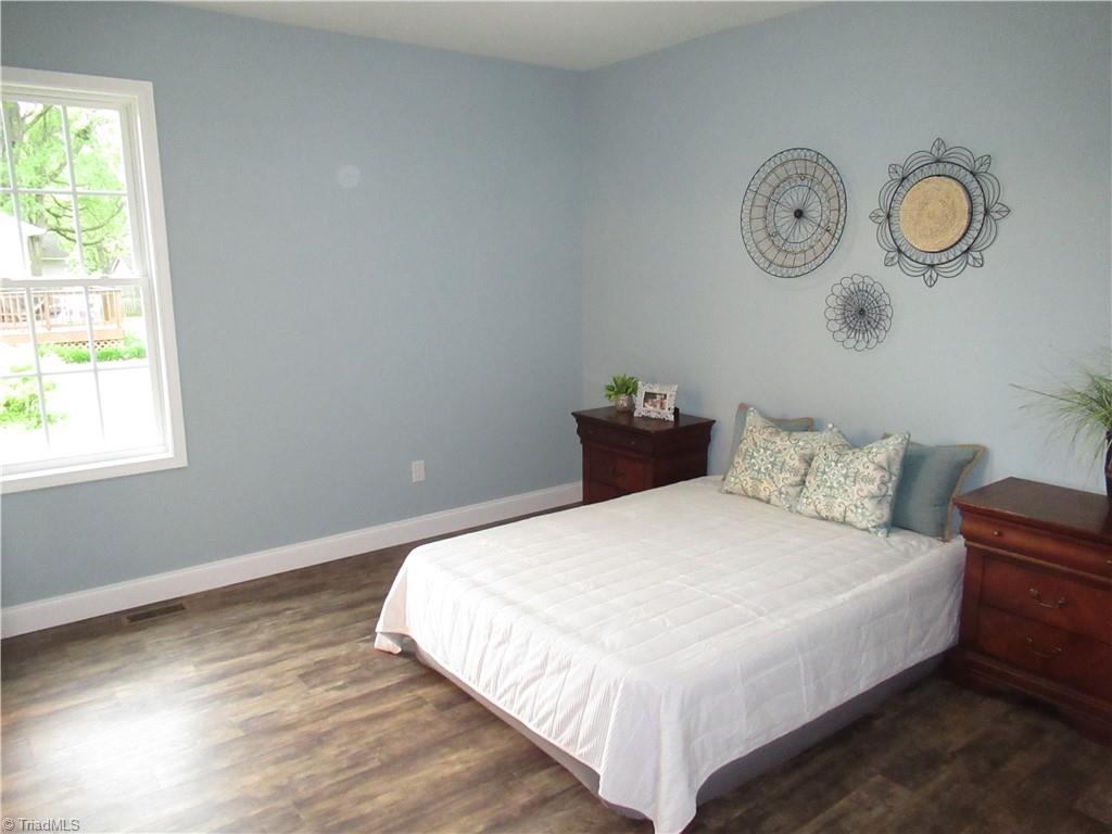 335 East Raleigh Avenue Liberty, NC 27298 - Photo 6 of 14