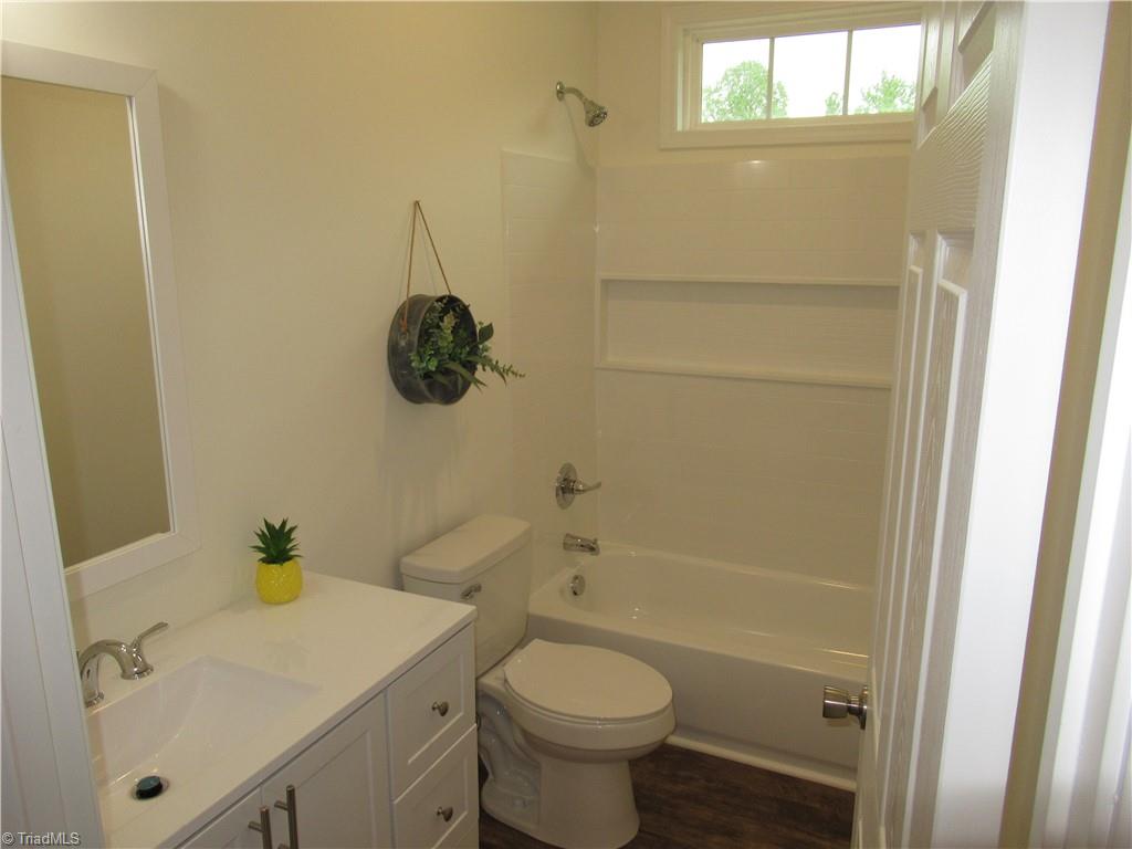 335 East Raleigh Avenue Liberty, NC 27298 - Photo 8 of 14