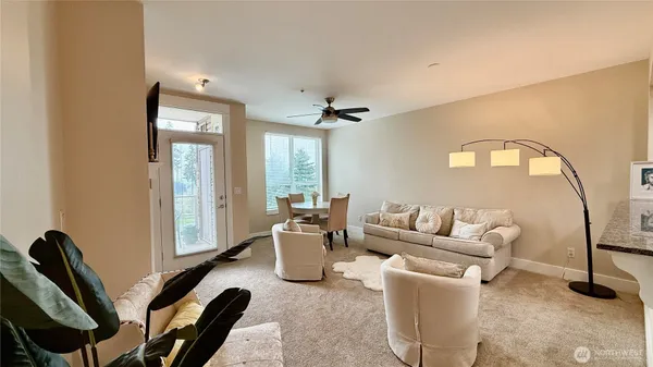 $299,950 | 1419 Digby Place, Unit 205, Mount Vernon, WA 98274