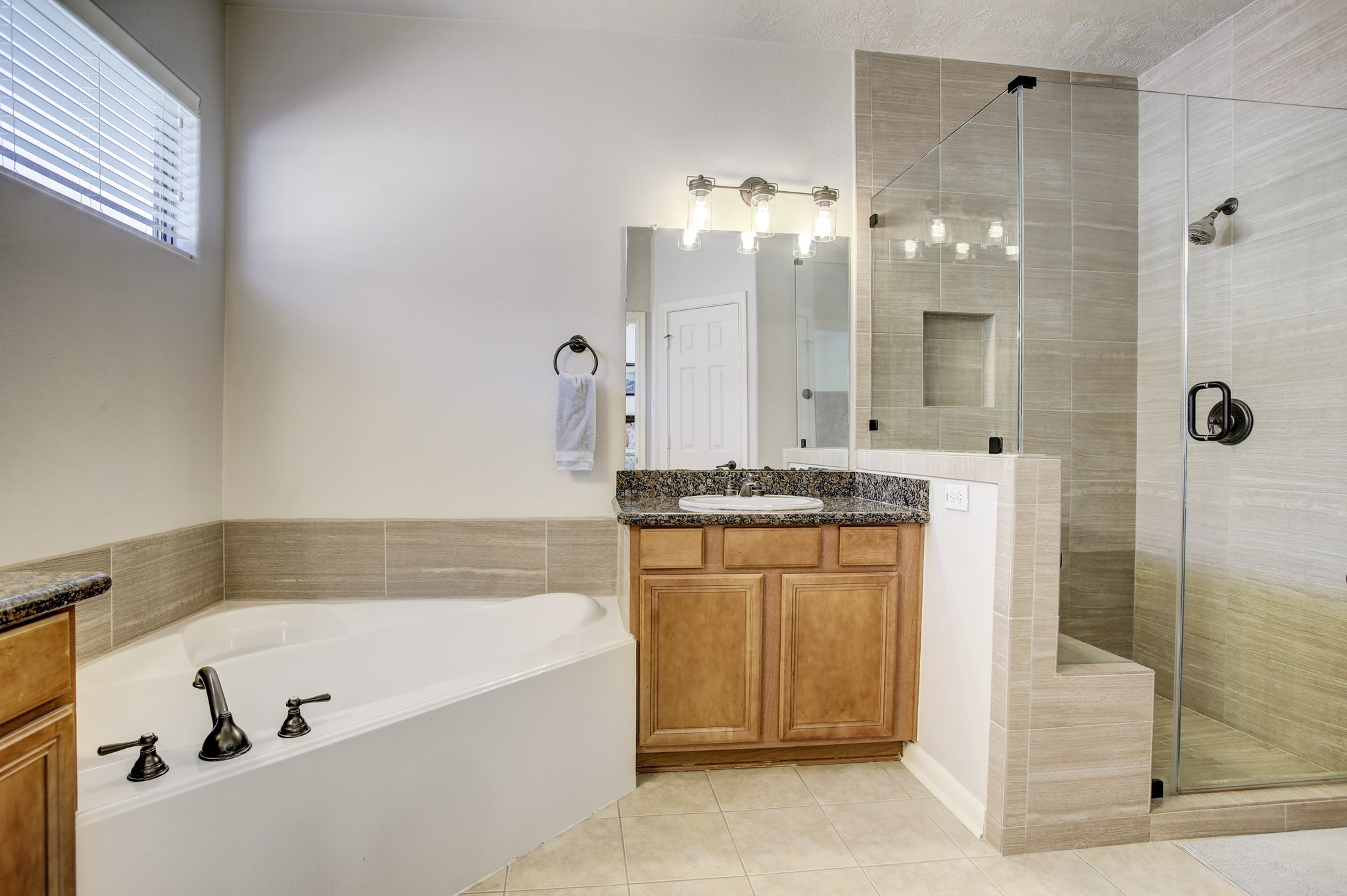 1364 Studer Street Houston, TX 77007 - Photo 13 of 22