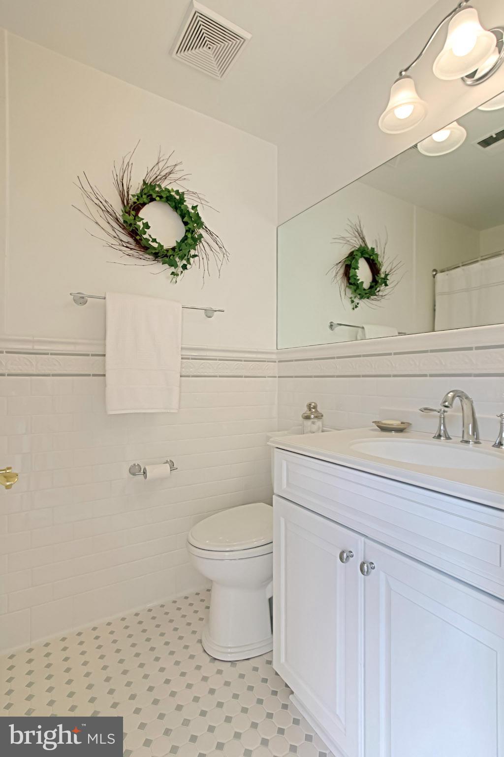 435 Utterback Store Road Great Falls, VA 22066 - Photo 19 of 30 Ensuite bathroom