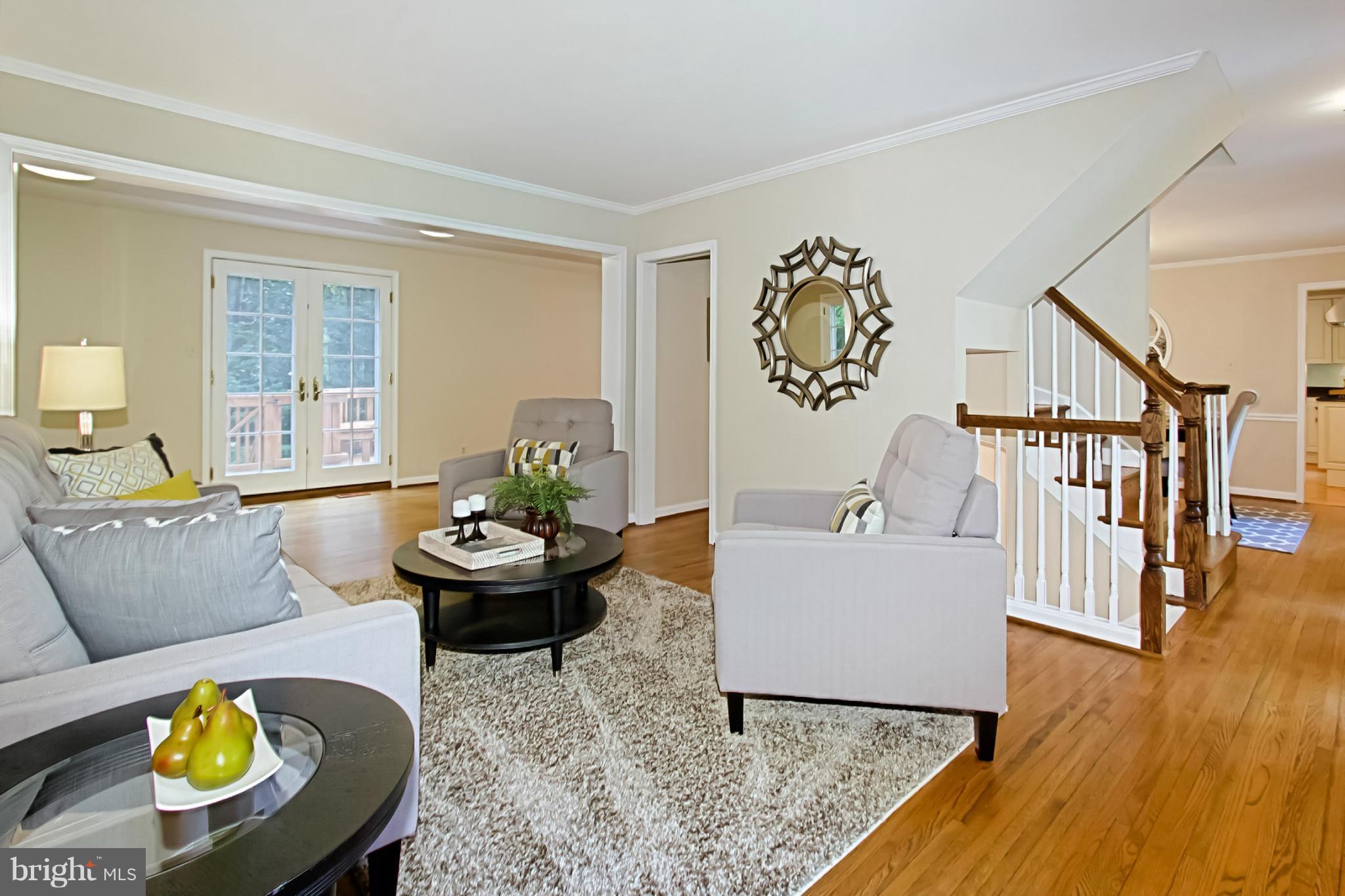 435 Utterback Store Road Great Falls, VA 22066 - Photo 4 of 30 Living Room
