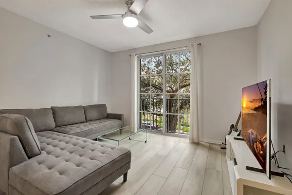 $2,750 | 630 South Sapodilla Avenue, Unit 223, West Palm Beach, FL 33401