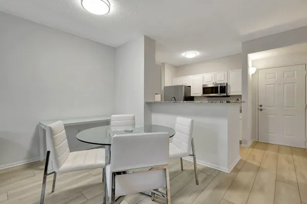 $2,750 | 630 South Sapodilla Avenue, Unit 223, West Palm Beach, FL 33401