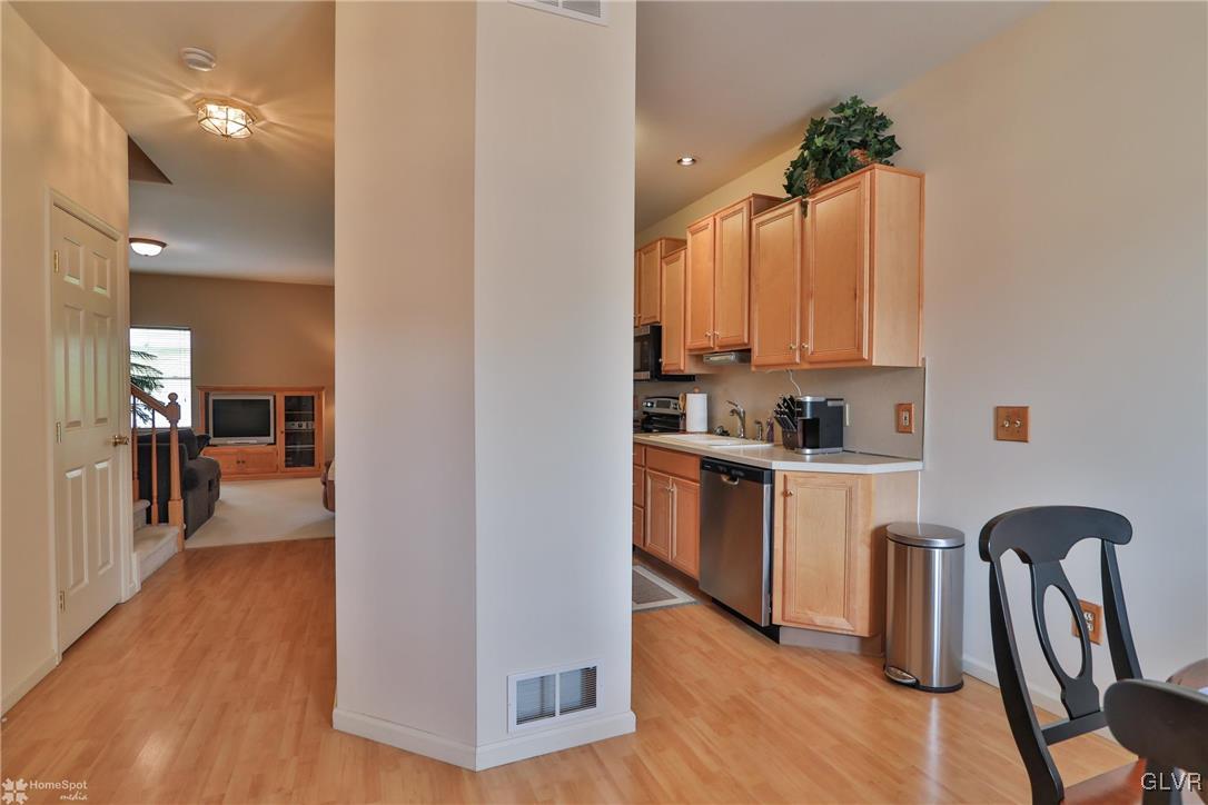 1295 Old Gate Road Northampton, PA 18067 - Photo 6 of 33 Gallery Image 6