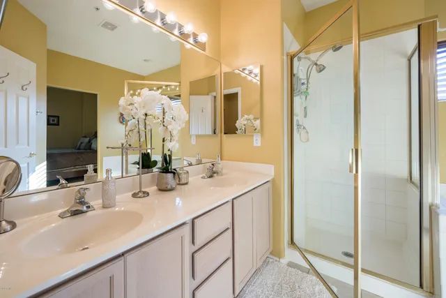 $2,600 | 7401 West Arrowhead Clubhouse Drive, Unit 2013, Glendale, AZ 85308