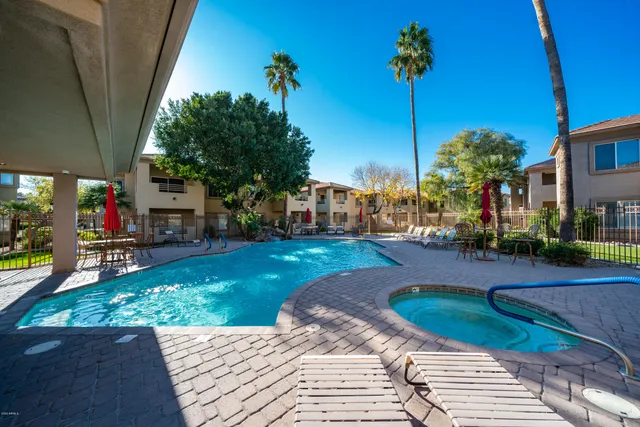 $2,600 | 7401 West Arrowhead Clubhouse Drive, Unit 2013, Glendale, AZ 85308