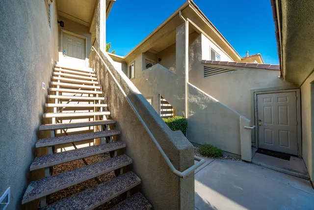 $2,600 | 7401 West Arrowhead Clubhouse Drive, Unit 2013, Glendale, AZ 85308