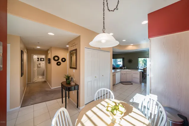 $2,600 | 7401 West Arrowhead Clubhouse Drive, Unit 2013, Glendale, AZ 85308