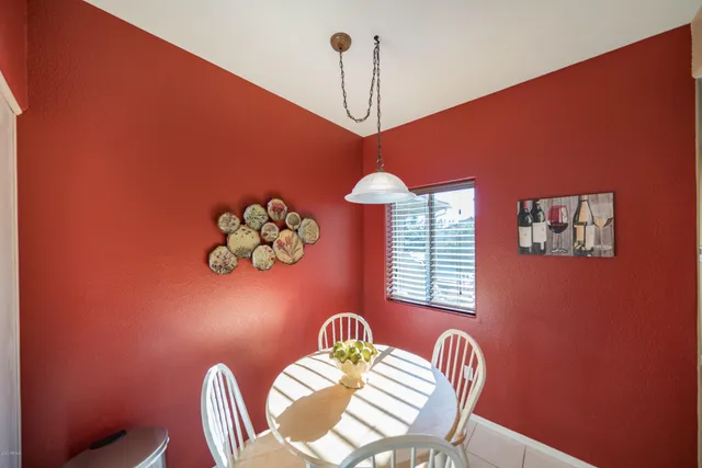 $2,600 | 7401 West Arrowhead Clubhouse Drive, Unit 2013, Glendale, AZ 85308