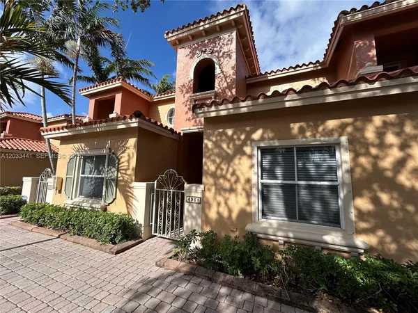 $2,850 | 4961 Leeward Lane, Unit 3102, Dania Beach, FL 33312