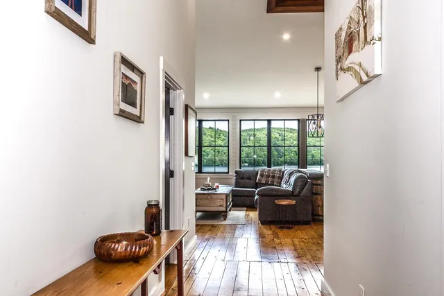 $3,500 | 1002 Highway 3, Unit 3 WEST, Holderness, NH 03245