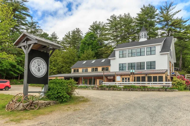 $3,500 | 1002 Highway 3, Unit 3 WEST, Holderness, NH 03245