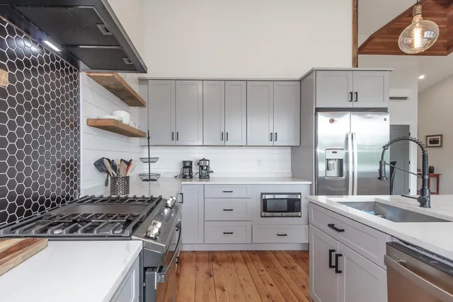 $3,500 | 1002 Highway 3, Unit 3 WEST, Holderness, NH 03245