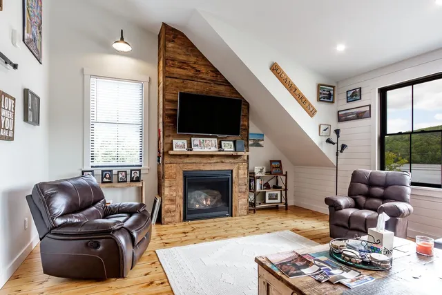 $3,500 | 1002 Highway 3, Unit 3 WEST, Holderness, NH 03245